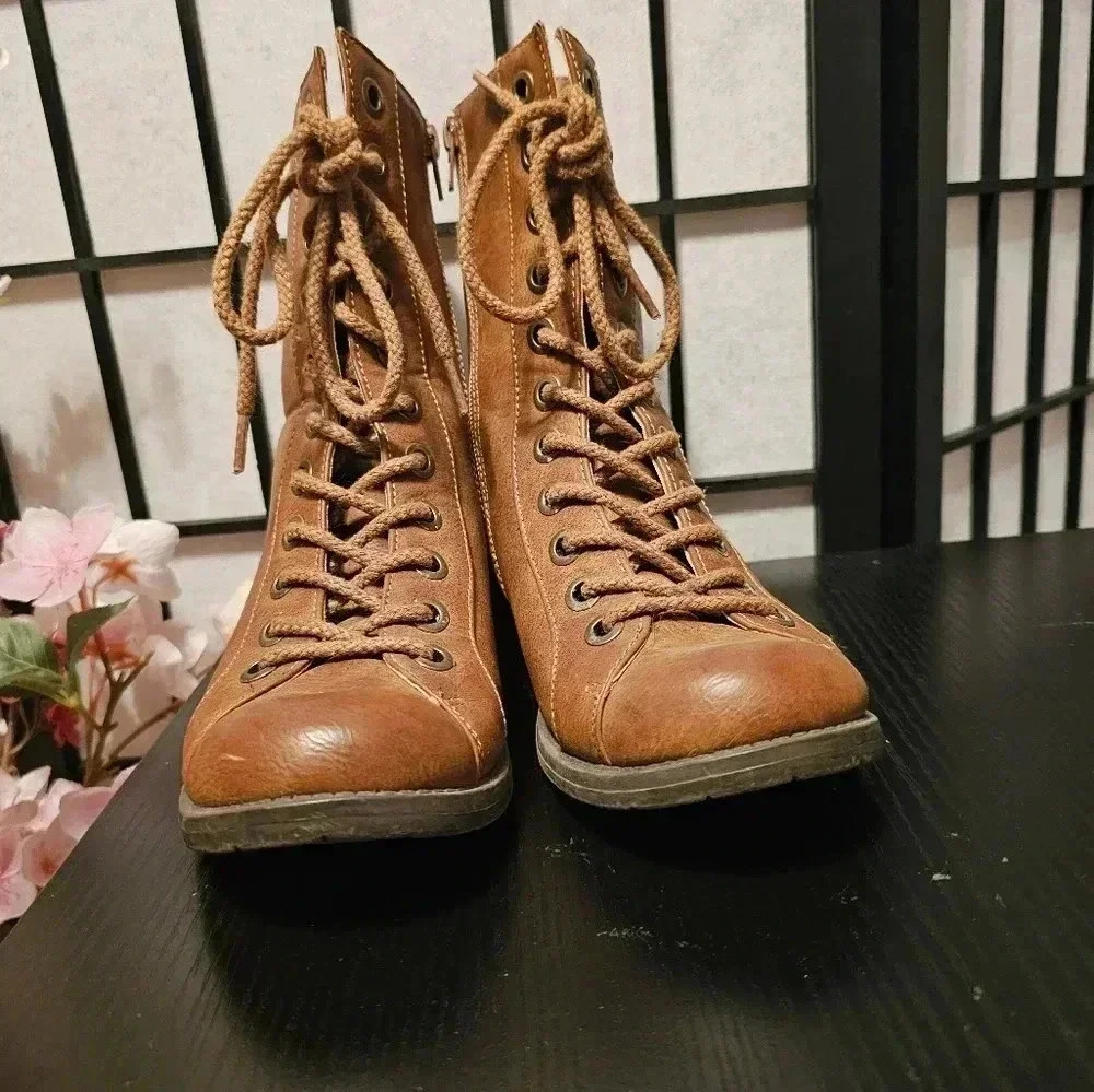 Women's 2 Lips TOO JOJO Boots - Picture 3 of 6